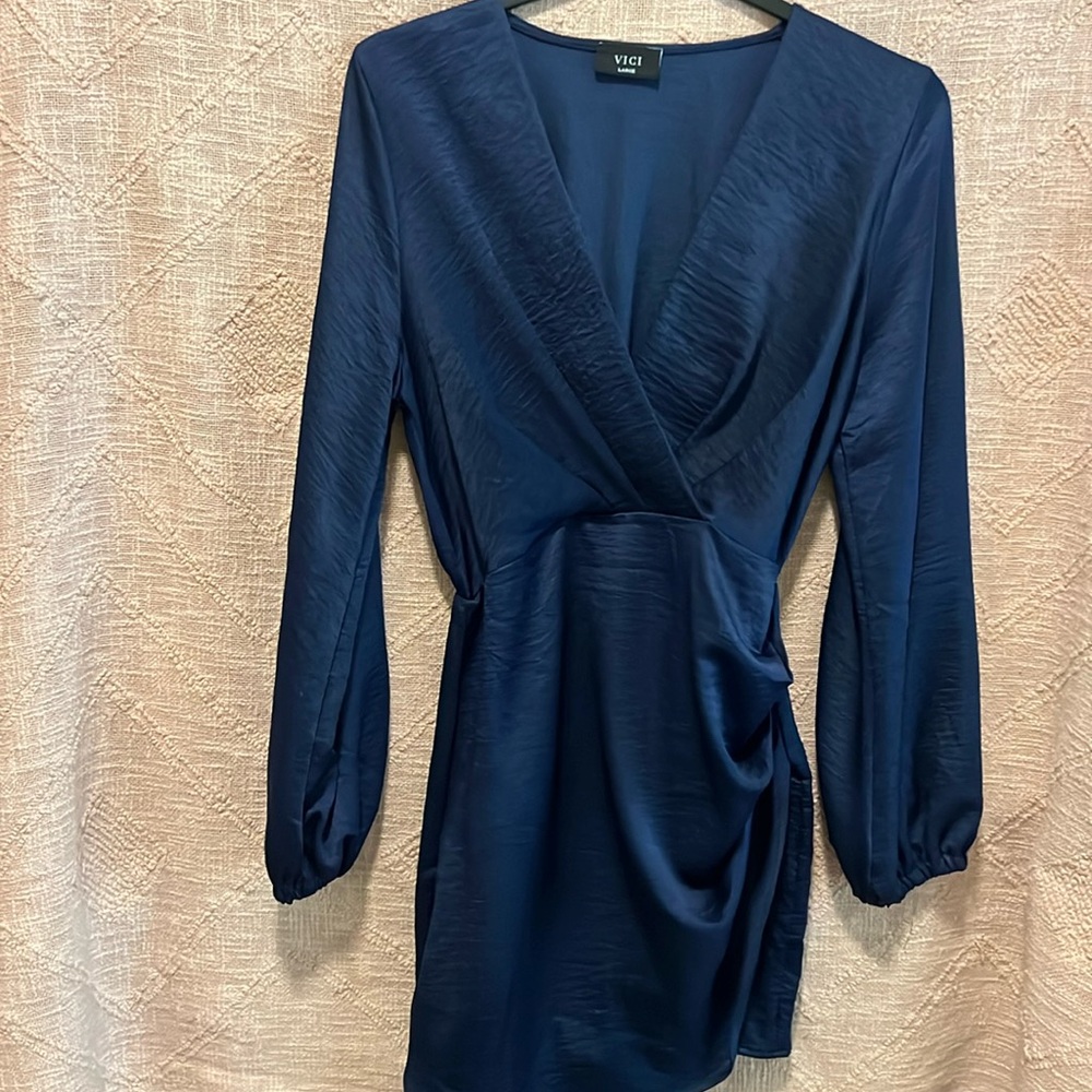 Vici Woman’s long sleeve cocktail dress Royal Blue NWOT